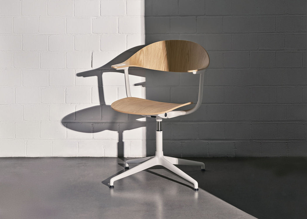 Mynt Chair Bottle Green