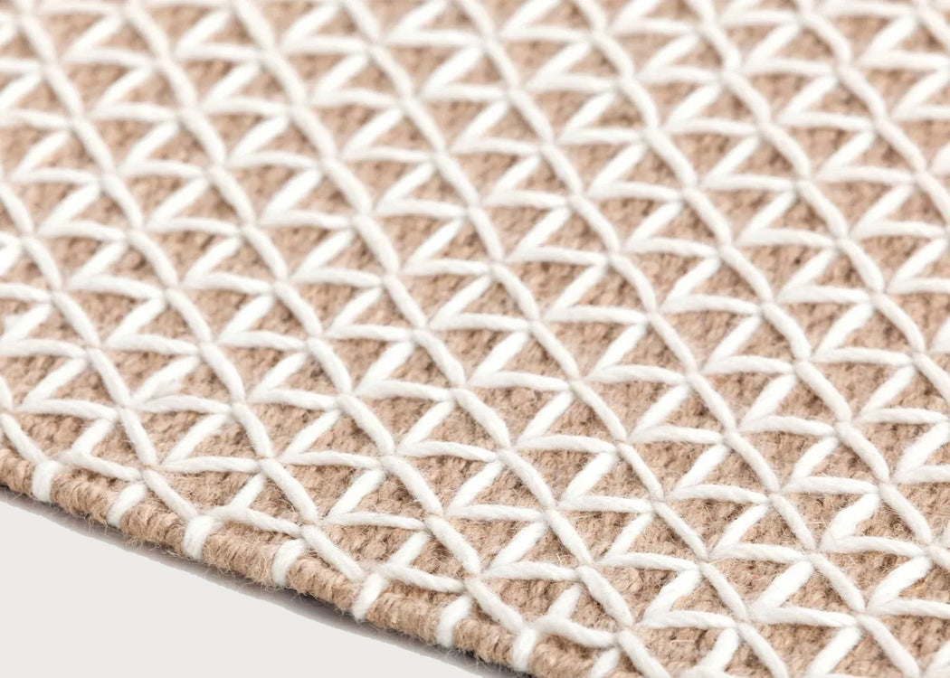Raw Rug White