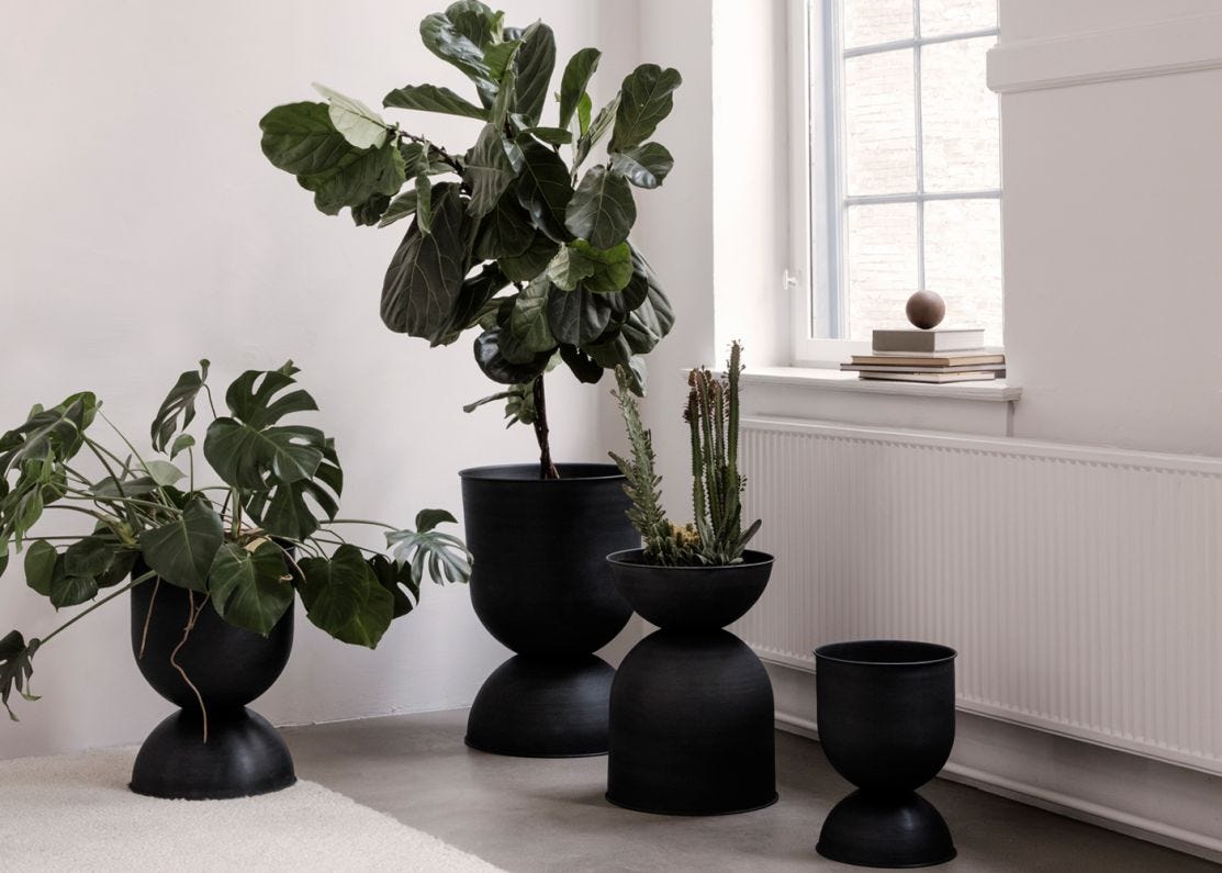 Uændret hval punktum ferm LIVING Hourglass Plant Pot | HEAL'S (UK)