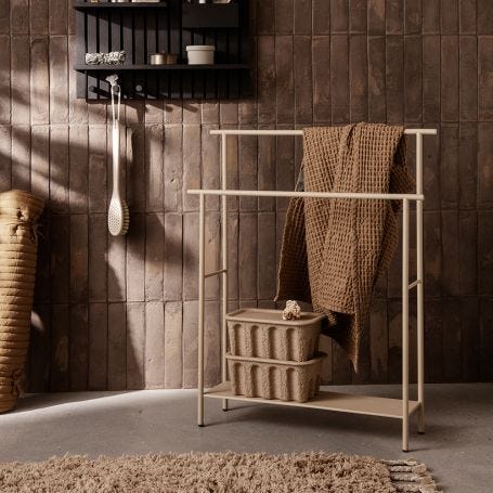 Dora Towel Stand