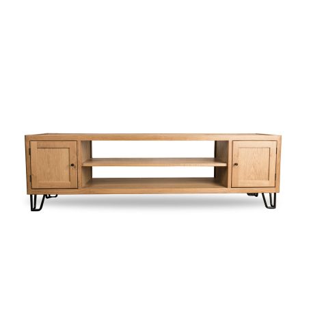 Two square cupboard units either side provide handy put away storage space