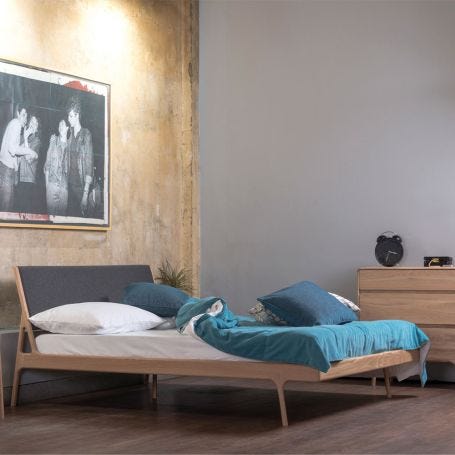Fawn Bed Oak & Black Cotton