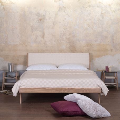 Fawn Bed White Webbing