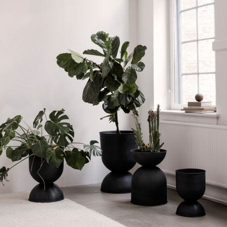 Hourglass Plant Pot