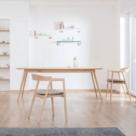 Muna Chair