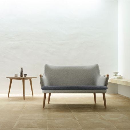 CH72 Sofa Frame Oiled Walnut Upholstered in Hallingdal 180