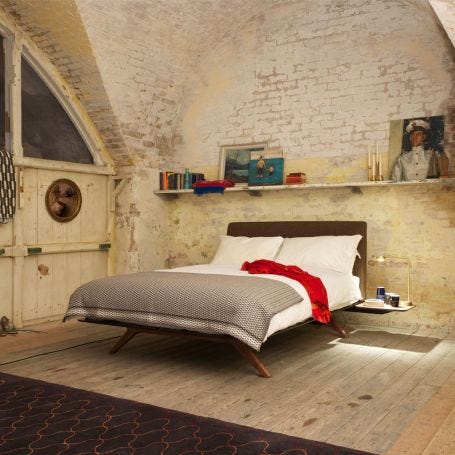Hepburn Bed