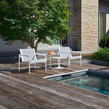 Saarinen Tulip Outdoor Round Coffee Table