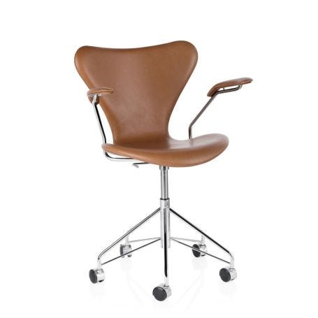 Series 7 Swivel Armchair in Walnut Leather